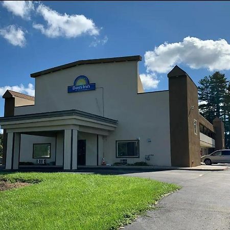 Days Inn By Wyndham Bellville Mansfield Exteriér fotografie