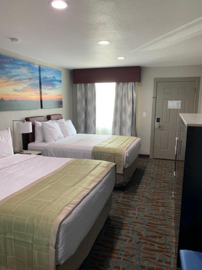 Days Inn By Wyndham Bellville Mansfield Exteriér fotografie